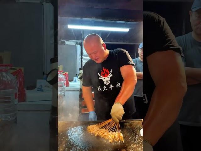 街头的烈火牛肉烟火气好足#路边摊美味