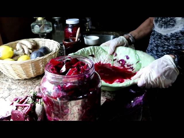 FERMENTING CABBAGE AND BEETS ON THE HOMESTEAD