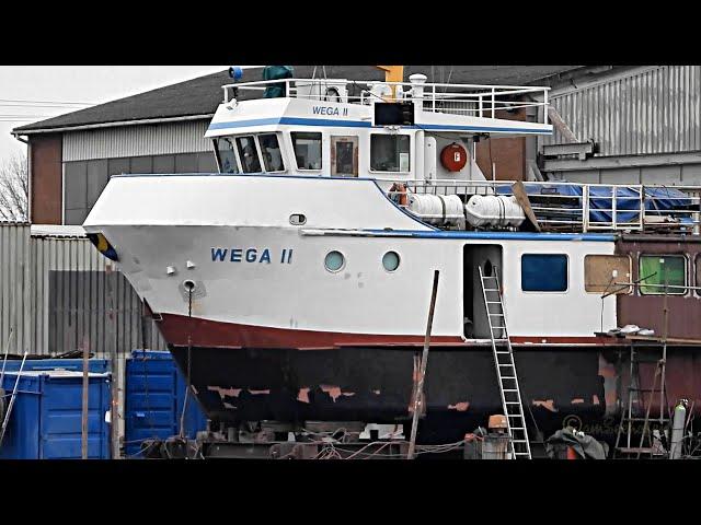 FEDDERWARDERSIEL Inselfähre WEGA II docked island ferry Diedrich Werft Oldersum DHOG2 IMO 8892411