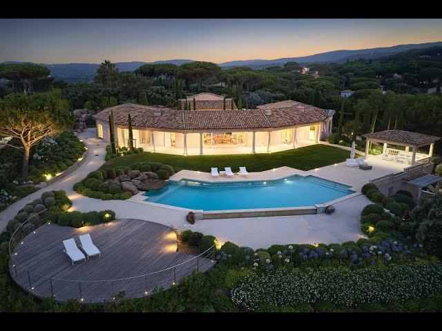 Luxueuse villa avec vue mer à 180° et accès direct à la plage de Pampelonne.