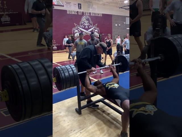 17 year old Jaheim Webb bench presses 405 at weight lifting meet