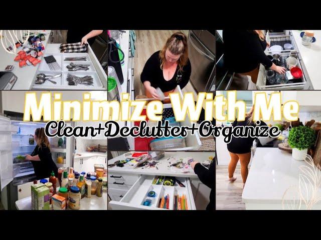 MINIMIZE WITH ME! EXTREME KITCHEN CLEANING DECLUTTERING AND ORGANIZING! CLEANING MOTIVATION!