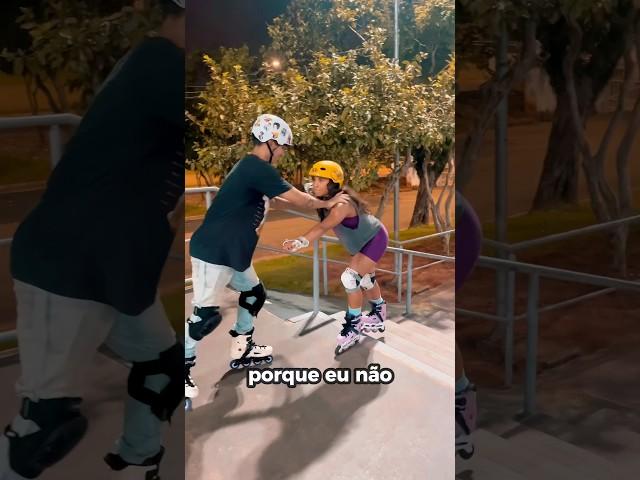 Descendo escada de patins pela primeira vez  #patinação #rollerskating #patinadores