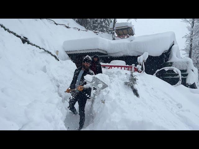 Living in a Snow-Buried Mountain Village | From the Heart of the Storm