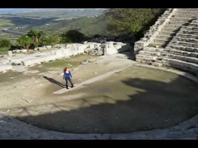 CHIARA MAGI - La Donna È Mobile - LO SPETTACOLO NELL'ANFITEATRO GRECO IN SICILIA