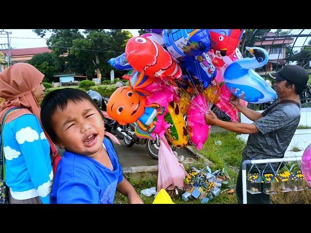 Seharian Jagain Bayi Lucu Beli Balon Karakter Main di Taman Rafisqy Channel