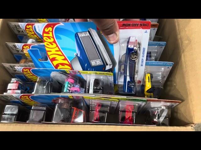 Hot Wheels Hunting | 2024 Q Case - Found the Chevy Silverado Super Treasure Hunt! 