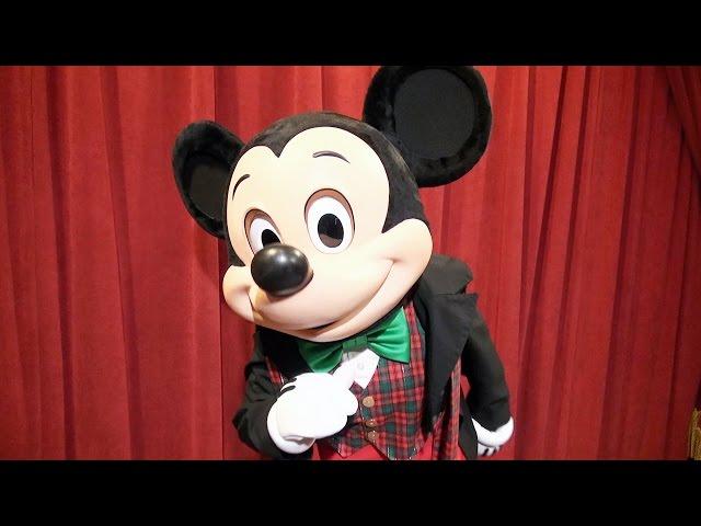 Talking Mickey at Mickey's Very Merry Christmas Party Gives us Message for Santa Claus, Disney World