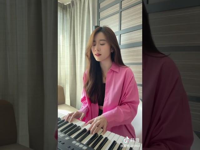 【翻唱癌】翻唱歌曲《字字句句》他字字未提喜欢你你句句都是我愿意他一句寂寞时候的回应你却激动不已