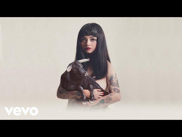 Mon Laferte - La Democracia (Lyric Video)