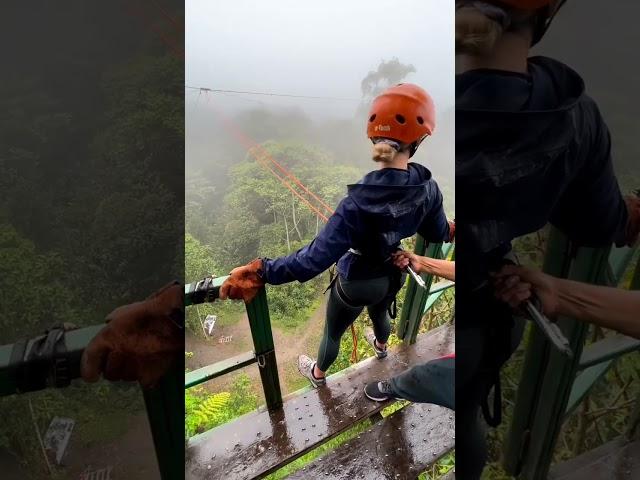 Девушка решила ПРЫГНУТЬ с Тарзанкой/ ROPE JUMP @zhekaKamikadze/ @sophiegramz/ ⏭️ Больше в Описании