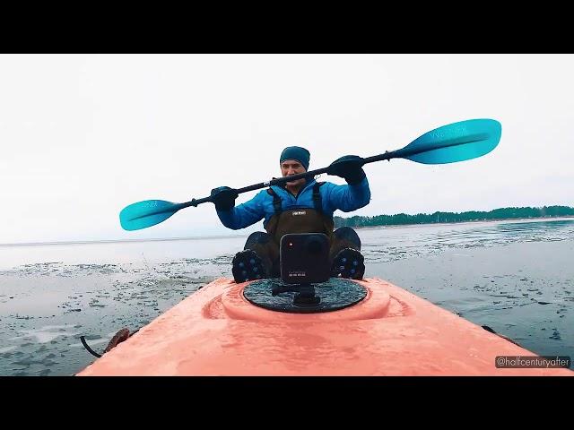 Kiev reservoir. Kayaking on the ice