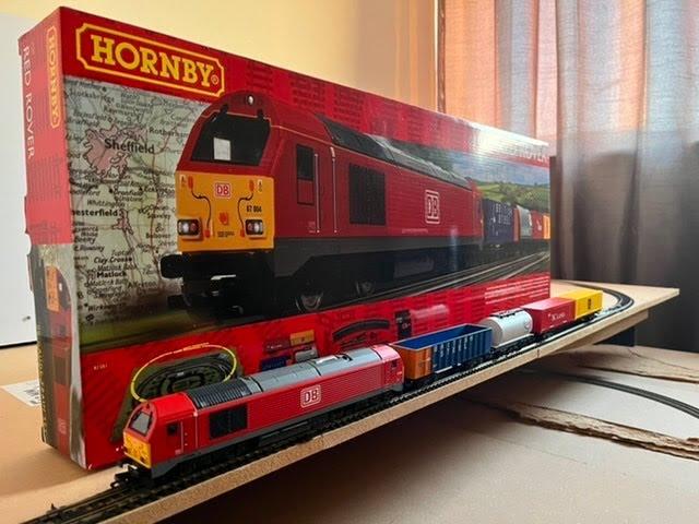 R1281M Hornby Red Rover Train Set Review