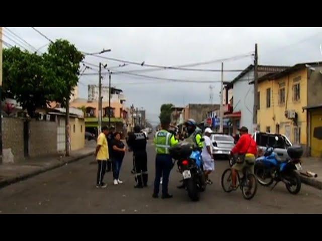 Varios jóvenes sufren graves lesiones tras ser arrollados por un vehículo