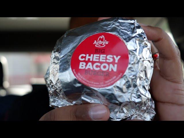 Arby's Cheesy Bacon Burger Review!