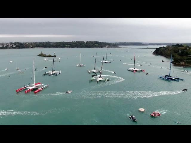 Au mouillage, Idec Sport, Sodebo Ultim 3, ... les Ultimes attendent le départ