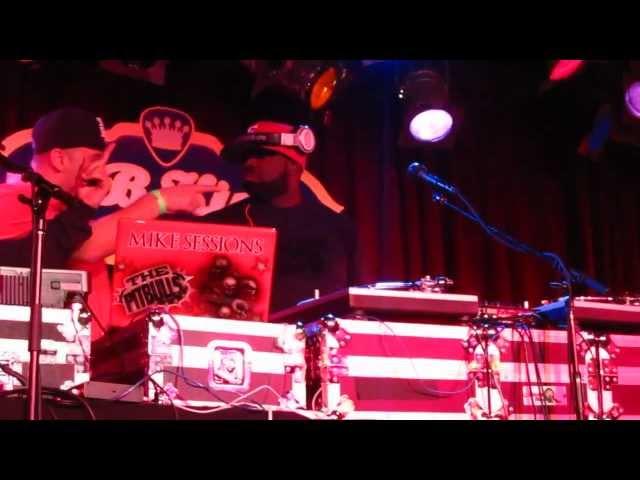 Funkmaster Flex on the 1's and 2's (Part 1 of 2) @ BB King, NYC