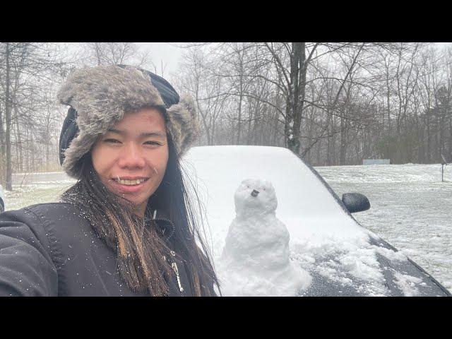 Filipina’s first snow in America!  