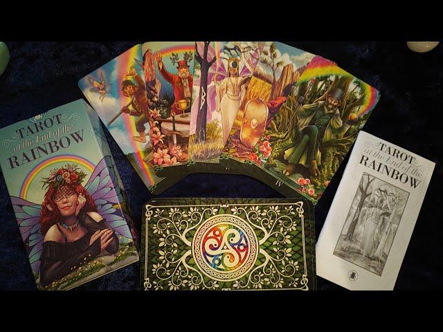 Unboxing e Visualização Completa do Tarot At The End Of The Rainbow de Davide Corsi