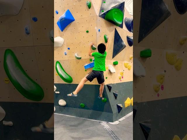 Insane V2-V4! #bouldering #climbing #rockclimbing #sportclimbing #climber #indoorclimbing #shorts