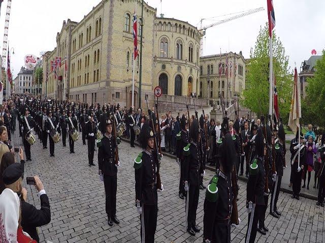 HMKG 2017 - "Sjarmøretappen", Gatedrill på Karl Johan 17. mai