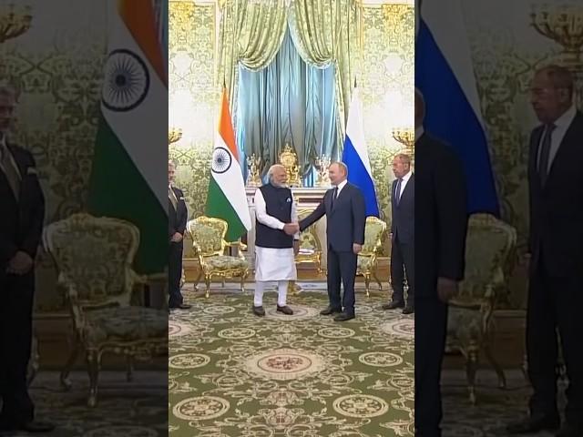 Putin Meets India's Modi at Kremlin