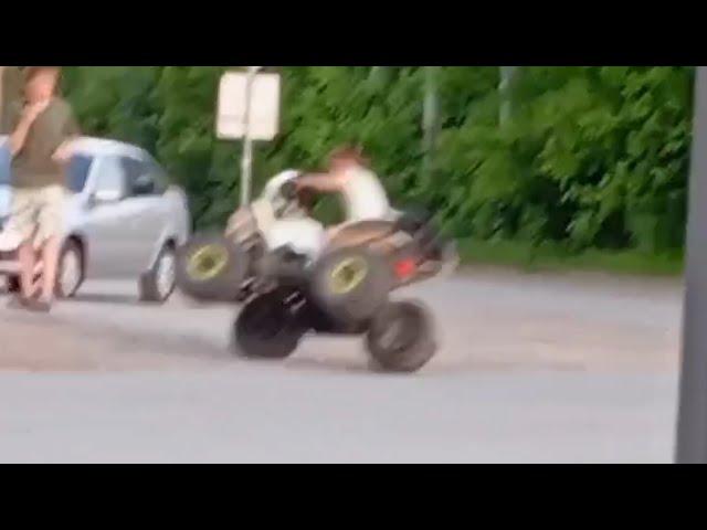 Три шкета на квадроцикле гоняли по городу. Real Video