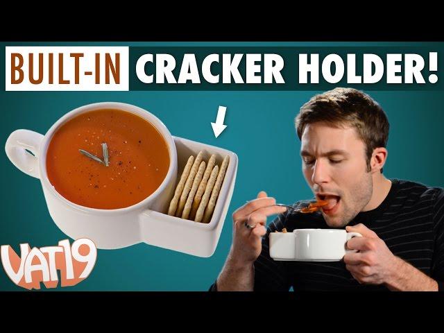 Soup mug with built-in cracker caddy