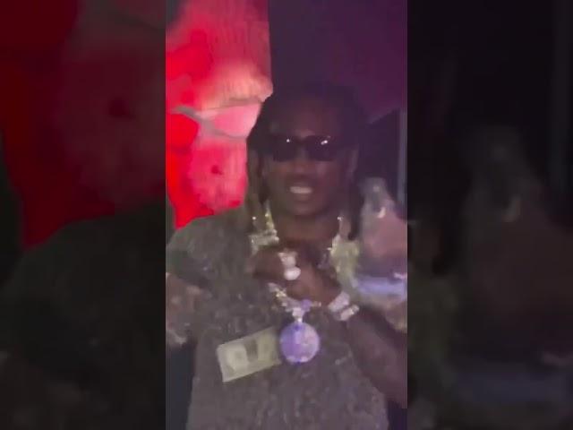 Quavo teasing a new snippet with Future in the club #viral #shorts