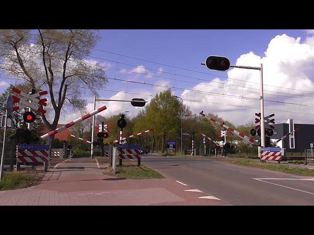 Spoorwegovergang Kruisstraat/ Passage a Niveau/ Railroad-/ Level Crossing/ Bahnübergang