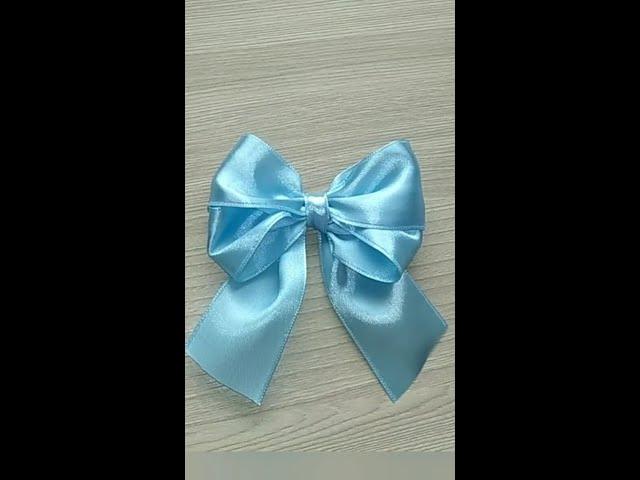 #Shorts ПОСМОТРИТЕ как быстро завязать БАНТ из АТЛАСНОЙ ЛЕНТЫ / RIBBON BOW