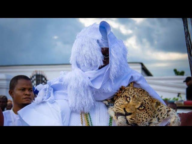 OONI OF IFE'S MAJESTIC ARRIVAL TO AKURE AIRPORT FROM ABUJA