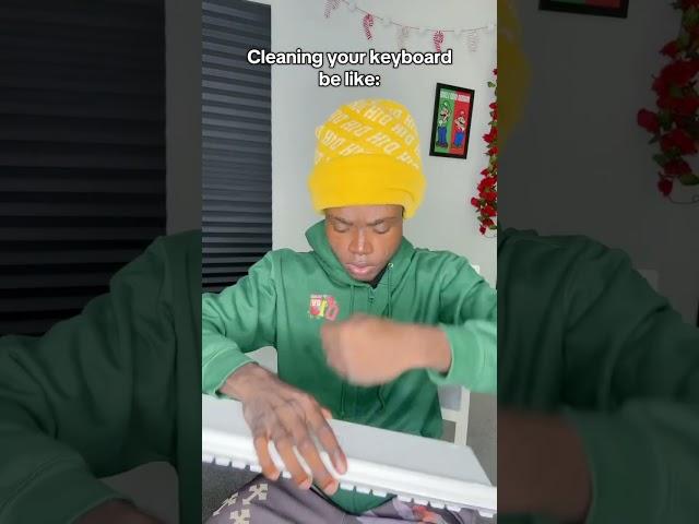 Cleaning your keyboard be like 
