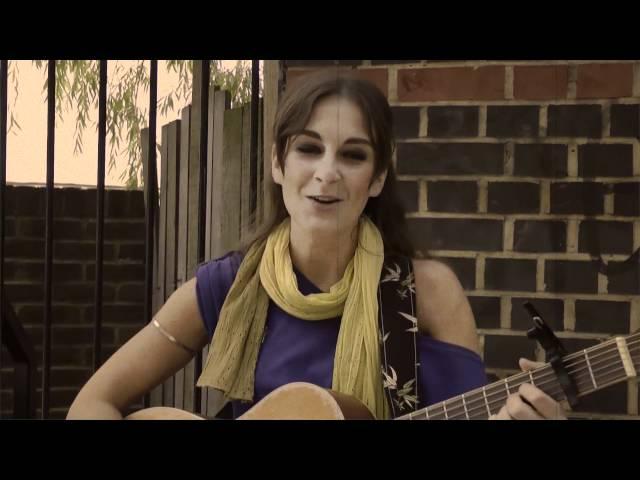 "Flying Van" music Video (by todoMUSICALES) - Madalena Alberto