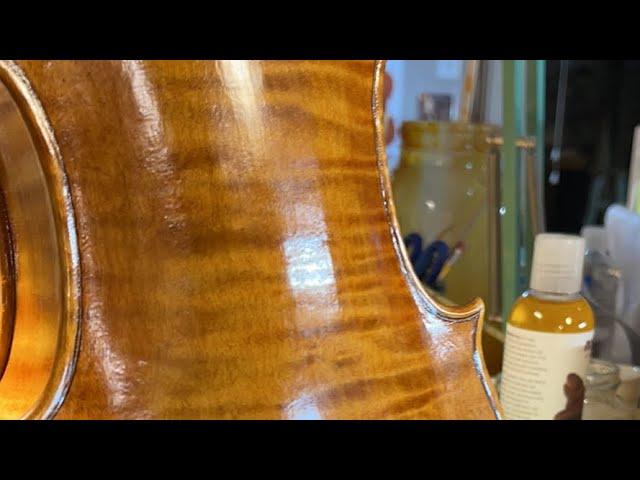 LIVEAntiquing violin varnish 