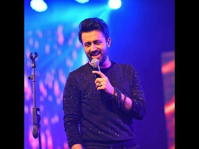 Atif aslam playing fans voice notes in IBA when IBA university cancel his concert