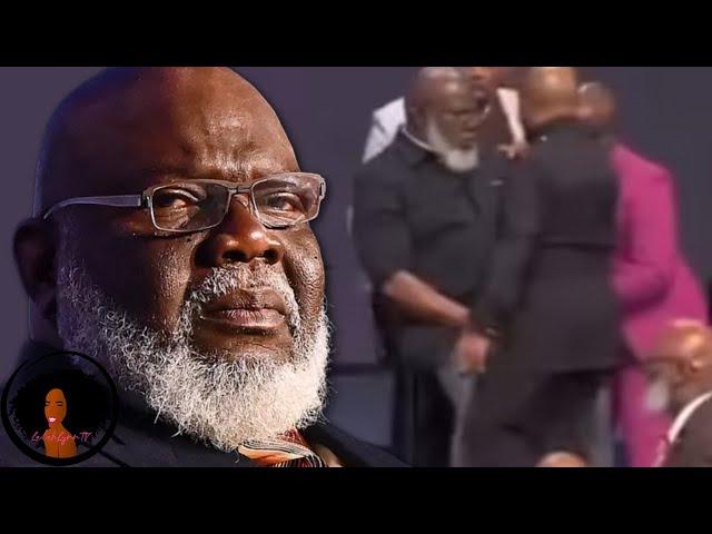 TD Jakes Suffers SHOCKING Medical Emergency On Stage