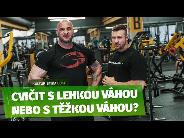 Co je vhodné pro budování svalové hmoty | Cvičení s lehkou váhou nebo s těžkou váhou?