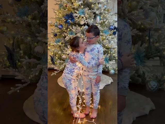 Merry Christmas  #familyvlog #kidsvideo #skylerveselaj #ivyveselaj