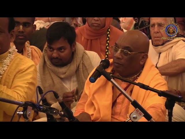 His Grace Kamal Gopal dasa Blesses us with an Amazing Kirtan in Sri Dhama Mayapur.