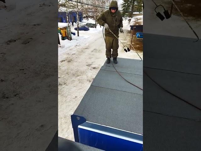 Монтаж мягкой кровли на контейнер