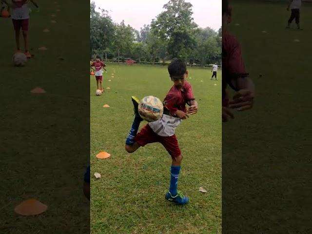 RAINBOW  SKILL BY NITHIN. ️.. THE SECOND KICK FOOTBALL CLUB GHAZIABAD DELHI NCR 