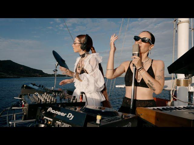 Giolì & Assia - #DiesisLive @Boat trip in Favignana, Sicily