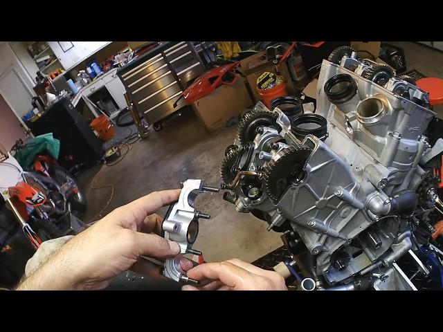 RSV4 engine tear down, Part 1
