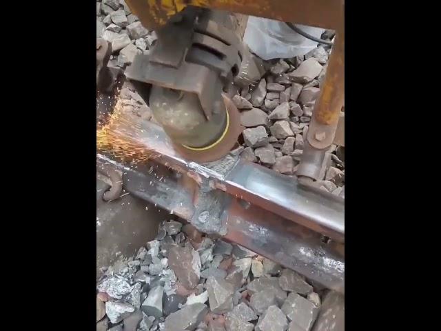 #railway #train #indianrailways #railwaytrack #railwayline #railwaygroup #shorts #tranding #welding