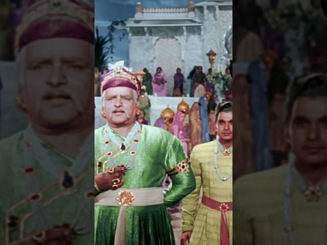 कनीज़ फ़रिश्ता नहीं इंसान हैं - #mughaleazam #prithvirajkapoor #dilipkumar #madhubala #ytshorts