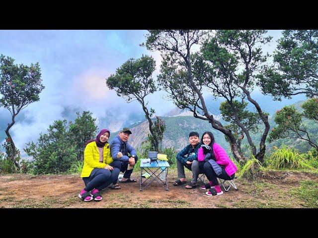 Pendakian GUNUNG PAPANDAYAN dan Menelusuri Keindahannya Selama 2 Hari 1 Malam | #인도네시아캠핑