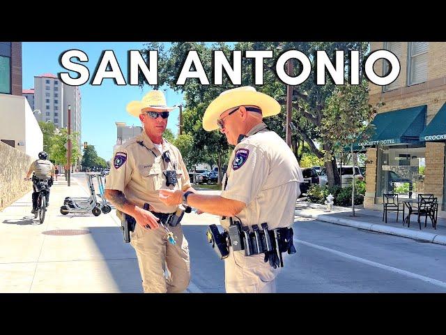 Life in San Antonio, Texas - 4K UHD Walking tour of San Antonio Downtown