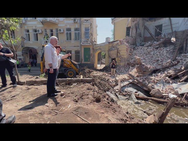 Мэр Харькова Игорь Терехов про ночной обстрел города прямо с места разрушений