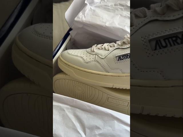  Unboxing: Autry Medalist Leather Sneakers White #unboxing #autry #sneakers #medalist #shorts